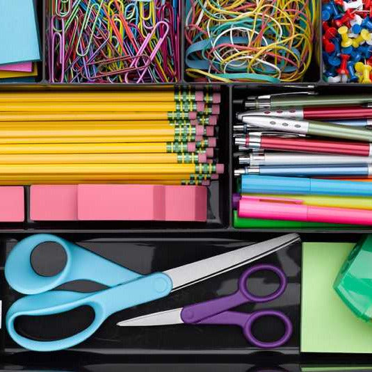 Útiles de oficina indispensables para trabajar de forma organizada y eficiente